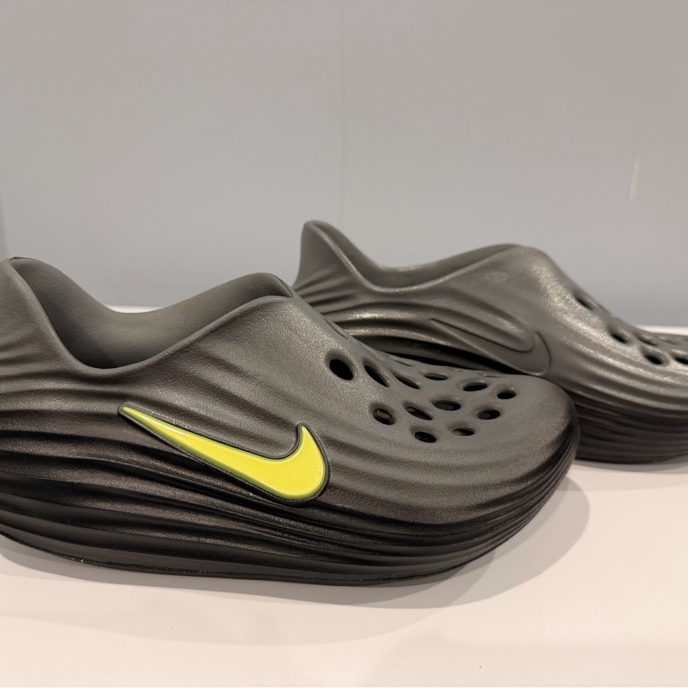 Nike Reactx Rejuven8, size 4 kids - Like New - Worn once